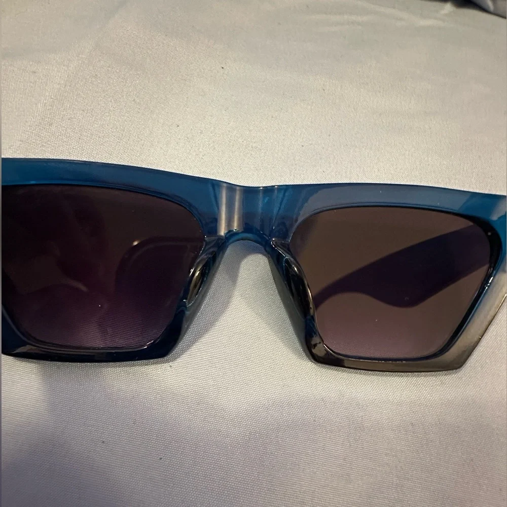 Bershka cat‎ eye sunglasses blue